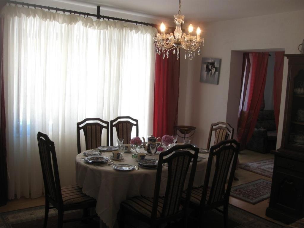 Madam Svetlana Panzió Tivat Kültér fotó