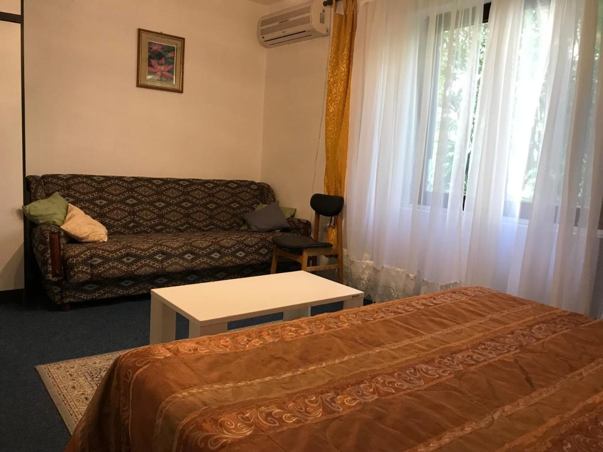 Madam Svetlana Panzió Tivat Kültér fotó